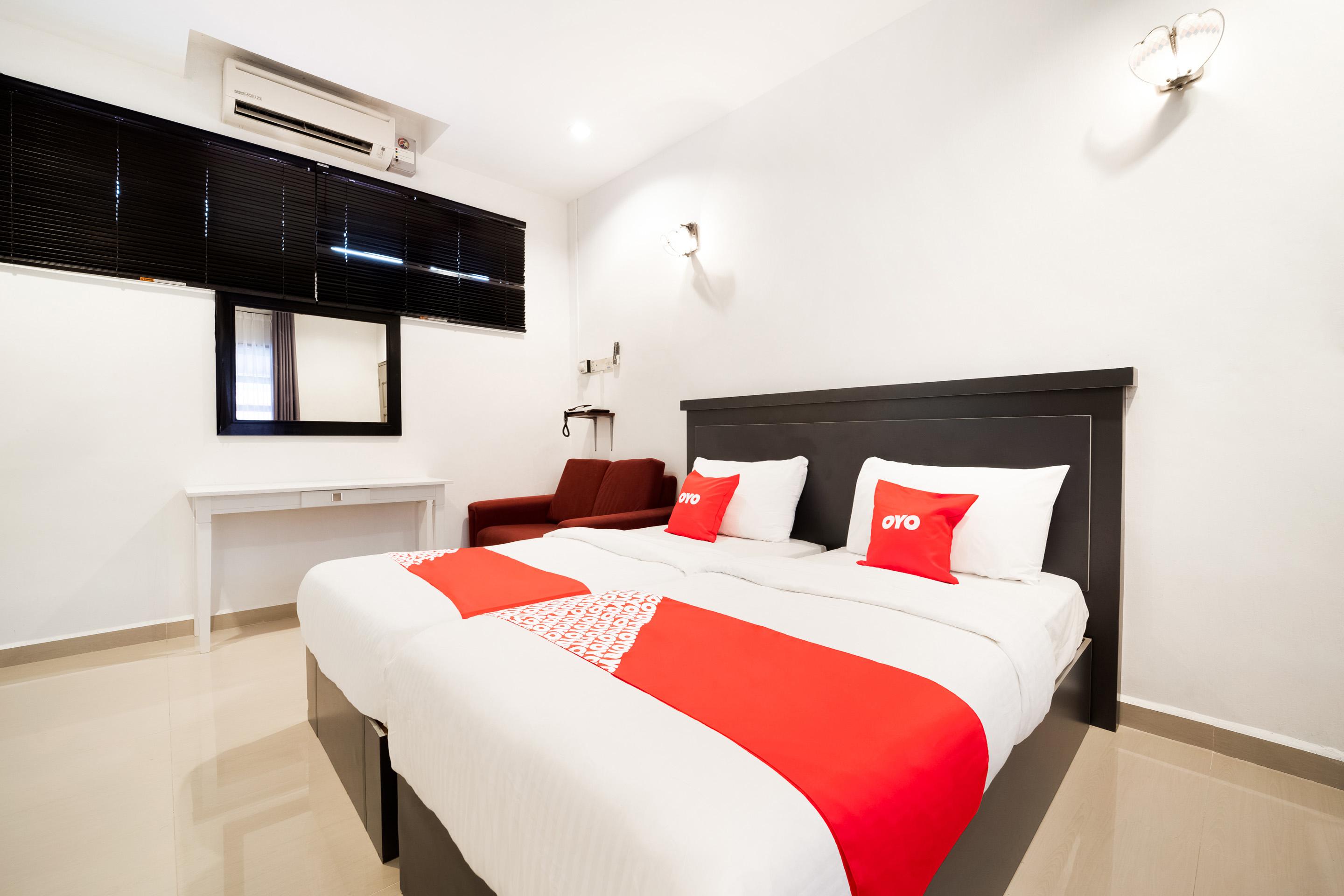 Super Oyo 89486 Hotel