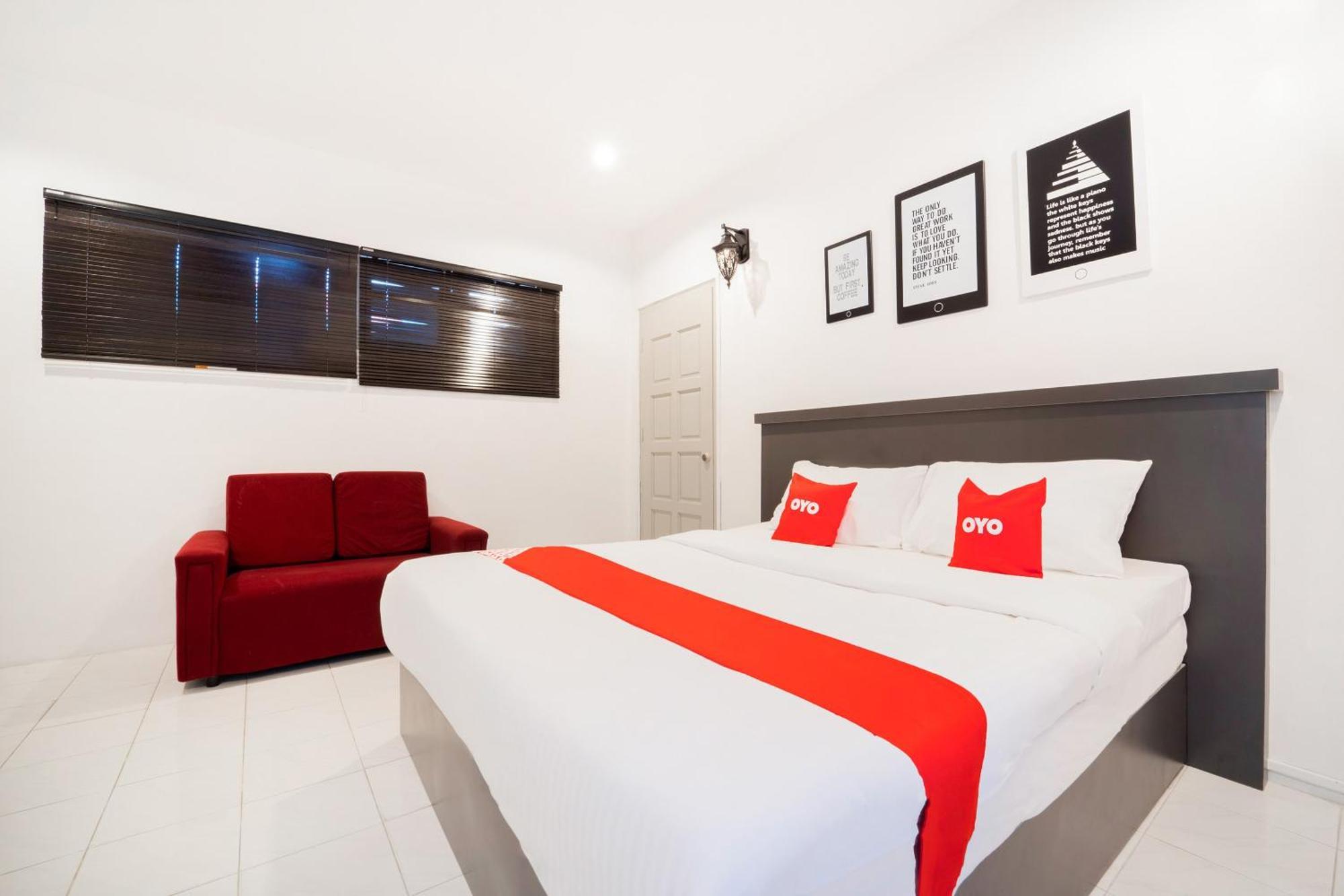 Super Oyo 89486 Hotel